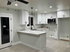 11010 Loch Lomond Dr in Whittier, CA - Building Photo