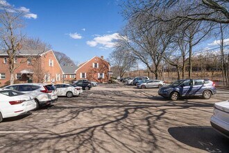 39 Charlesbank Rd in Newton, MA - Building Photo - Building Photo