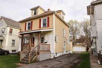 522 Birr St in Rochester, NY - Building Photo - Building Photo