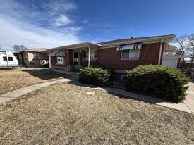 1888 S Clay St in Denver, CO - Building Photo