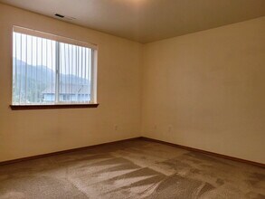 495 Maylea Pl in Canyonville, OR - Building Photo - Building Photo