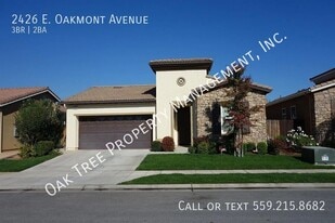 2426 E Oakmont Ave in Fresno, CA - Building Photo