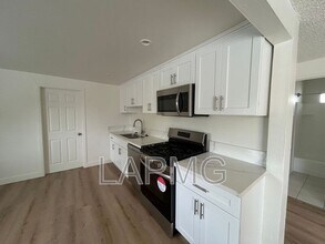 3824 W 104th St in Inglewood, CA - Building Photo - Building Photo