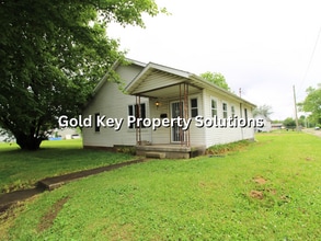 2403 Madison Ave in Anderson, IN - Building Photo - Building Photo