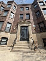 4055 S Calumet Ave, Unit 2 in Chicago, IL - Building Photo