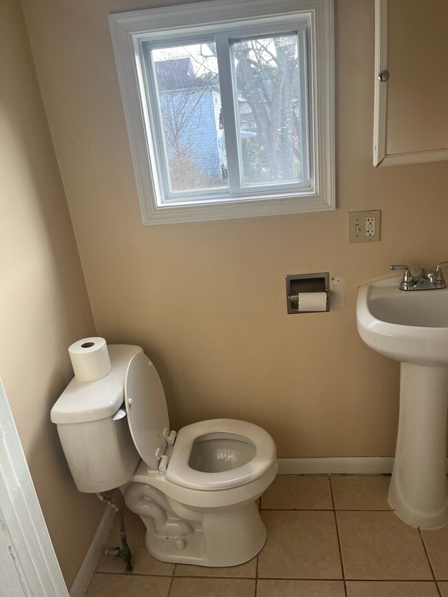 183 Mayock St, Unit 183 R Mayock in Wilkes-Barre, PA - Foto de edificio - Building Photo