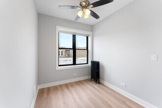 1538 W Jonquil Ter, Unit 1 in Chicago, IL - Building Photo - Building Photo