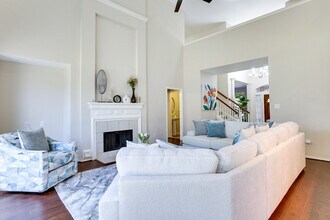 5911 Indian Hills Ln in Sugar Land, TX - Building Photo - Building Photo