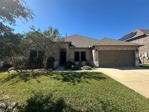 6329 Clearwater Dr in League City, TX - Building Photo - Building Photo