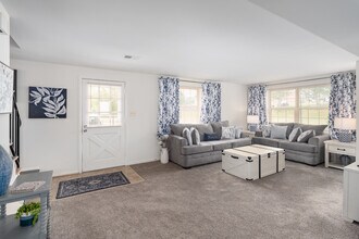 Chapel Valley Townhomes in Baltimore, MD - Foto de edificio - Interior Photo