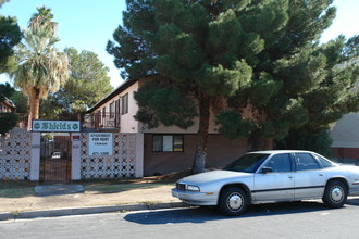 Shields Apartments in Las Vegas, NV - Building Photo - Building Photo