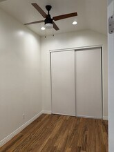 686 Atchison St in Pasadena, CA - Foto de edificio - Building Photo