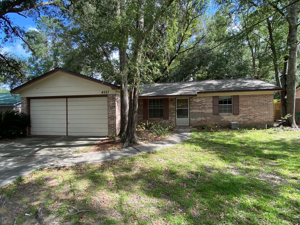 4557 Hickory Forest Cir in Tallahassee, FL - Building Photo