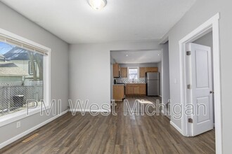 1038 3rd St NW in Grand Rapids, MI - Building Photo - Building Photo