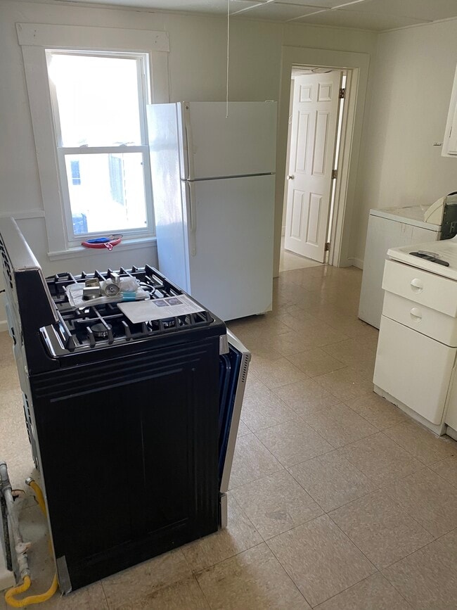 9 Howard St Apartments and Nearby Nashua Apartments For Rent Nashua, NH