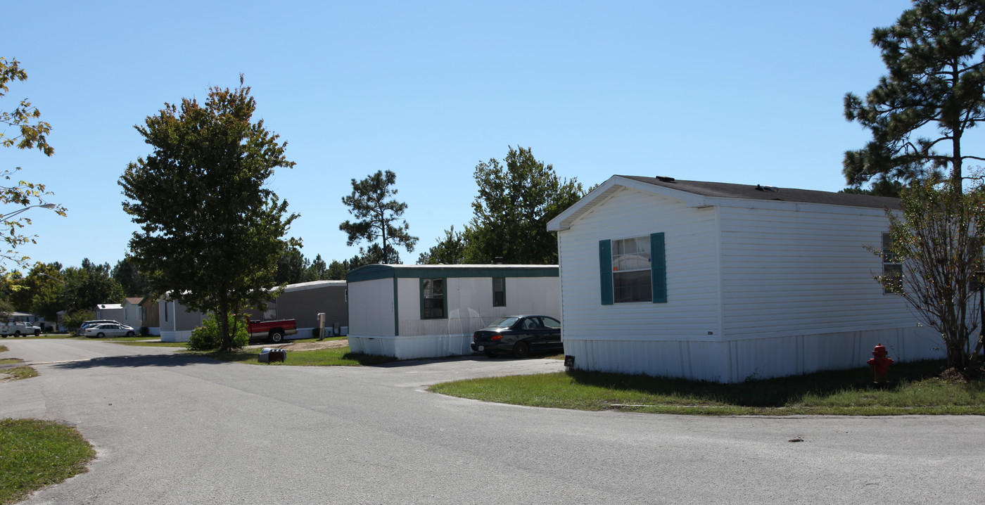 Paradise Village in Jacksonville, FL - Foto de edificio