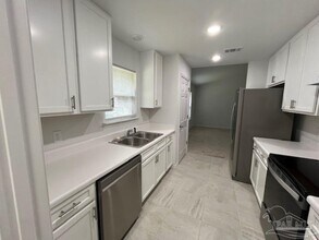 9606 Pickwood Dr in Pensacola, FL - Building Photo - Building Photo