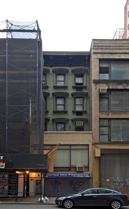 58 W 36th St in New York, NY - Building Photo