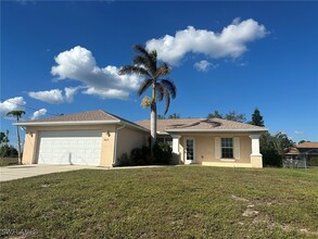 3619 Caloosa Pkwy in Cape Coral, FL - Building Photo - Building Photo