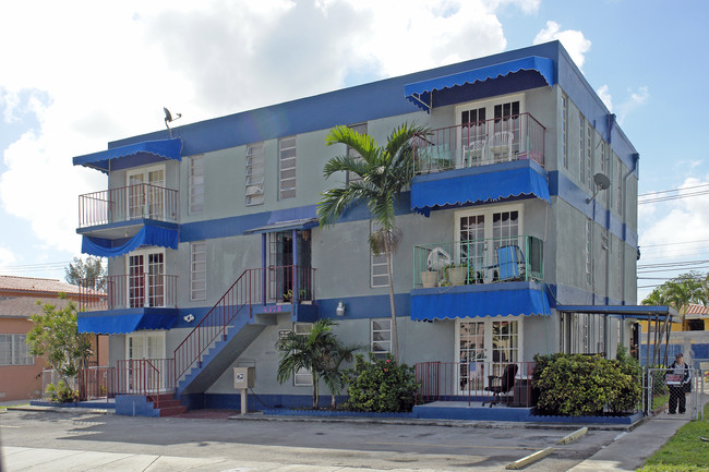 4378 W Flagler St in Miami, FL - Building Photo - Building Photo