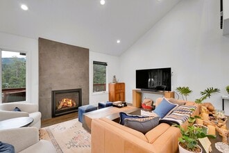 28384 Kinnikinick Rd in Evergreen, CO - Building Photo - Building Photo