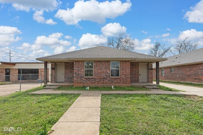 property at 1719 Lakeshore Dr