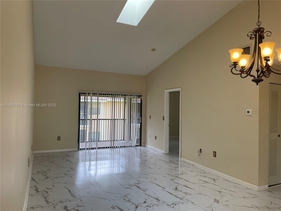 2243 SW 80th Terrace in Miramar, FL - Building Photo