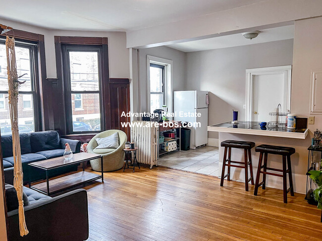 1066 Commonwealth Ave, Unit 24