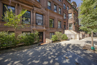 148 West 76th Street in New York, NY - Building Photo - Building Photo