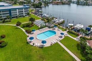 3351 Spanish Trl, Unit 113 in Delray Beach, FL - Building Photo