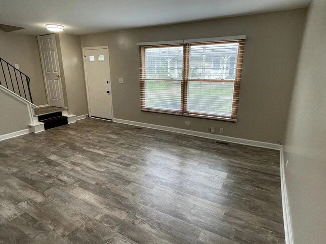 7609 Bristol Ln in Bartlett, IL - Building Photo - Building Photo