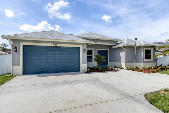 1722 SW California Blvd in Port St. Lucie, FL - Building Photo - Building Photo