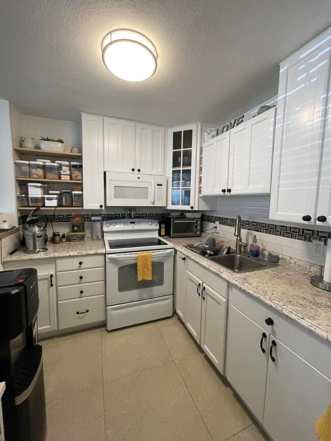 property at 163 Lyndhurst L