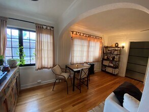 1365 N Corona St, Unit 13 in Denver, CO - Building Photo - Building Photo