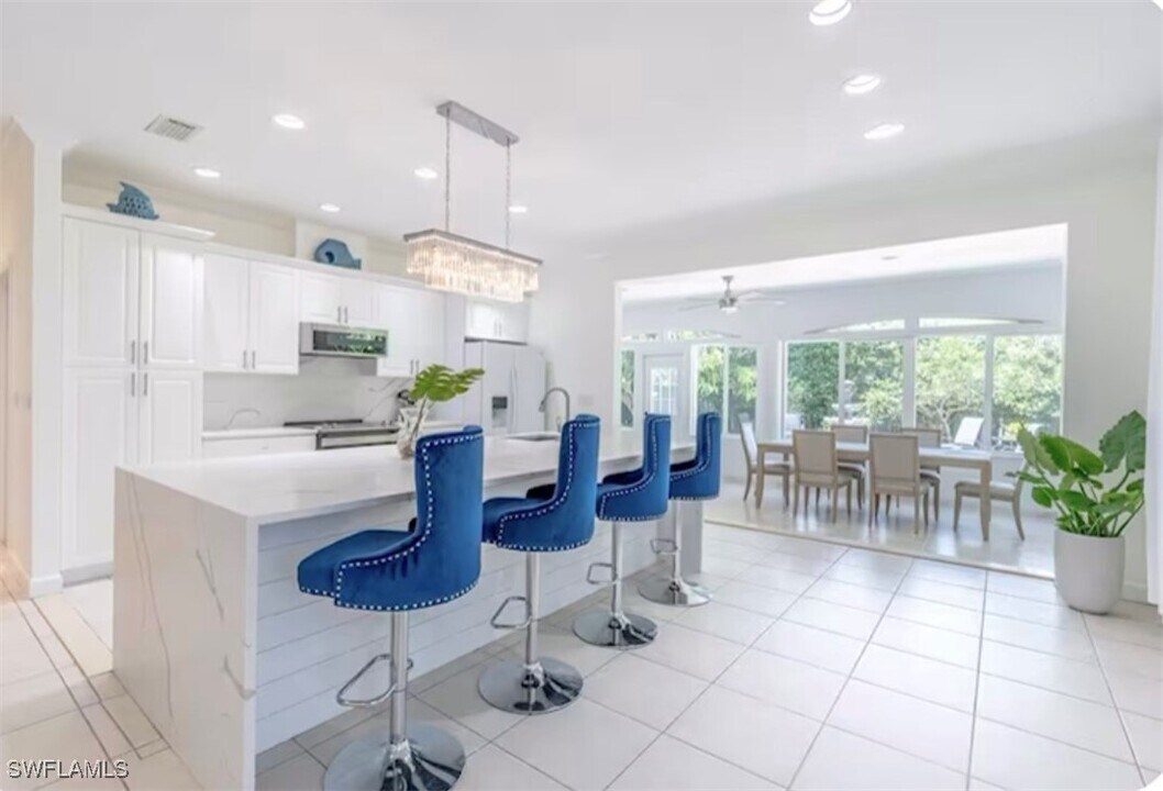 593 106th Ave N in Naples, FL - Building Photo