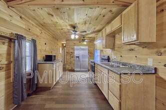 573 Singing Pines Rd in Seneca, SC - Building Photo - Building Photo