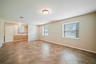 1319 Spillers Ln in Houston, TX - Building Photo - Building Photo