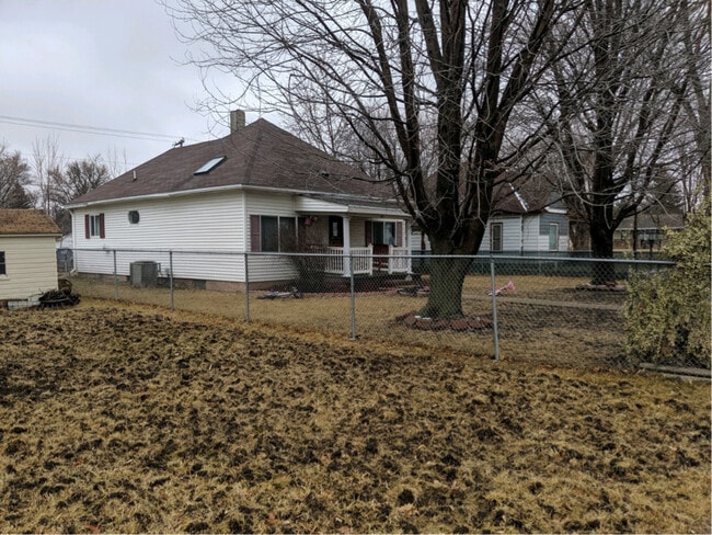 605 Water St in Saint Edward, NE - Building Photo - Building Photo
