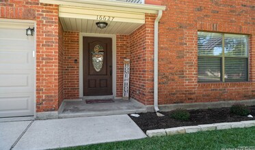 16627 Crystal Glade in San Antonio, TX - Foto de edificio - Building Photo