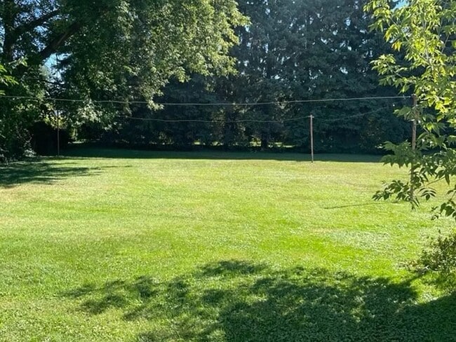 2823 Pittsburgh Ave, Unit Apartment in Erie, PA - Building Photo - Building Photo