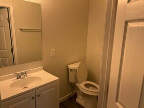 235 Bee St in San Antonio, TX - Building Photo - Building Photo