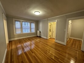 1625 Commonwealth Ave, Unit 1 Apartamentos