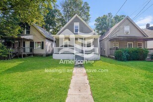 1706 N Machin Ave, Unit C311 in Peoria, IL - Building Photo