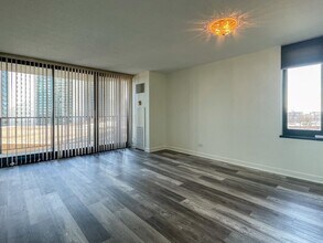 3660 N Lake Shore Dr, Unit 611 in Chicago, IL - Foto de edificio - Building Photo