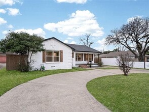1808 Oates Dr in Dallas, TX - Building Photo - Building Photo