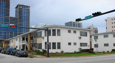 350 69th St in Miami Beach, FL - Building Photo - Building Photo