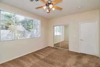 1821 Running Fawn Ct in North Las Vegas, NV - Foto de edificio - Building Photo