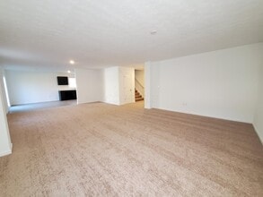 15 Clinchfield Ct in New Lebanon, OH - Building Photo - Building Photo