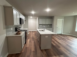 401 Grand Oaks Dr in Goldsboro, NC - Foto de edificio - Building Photo