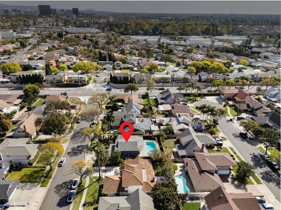 2914 S Spruce St in Santa Ana, CA - Building Photo